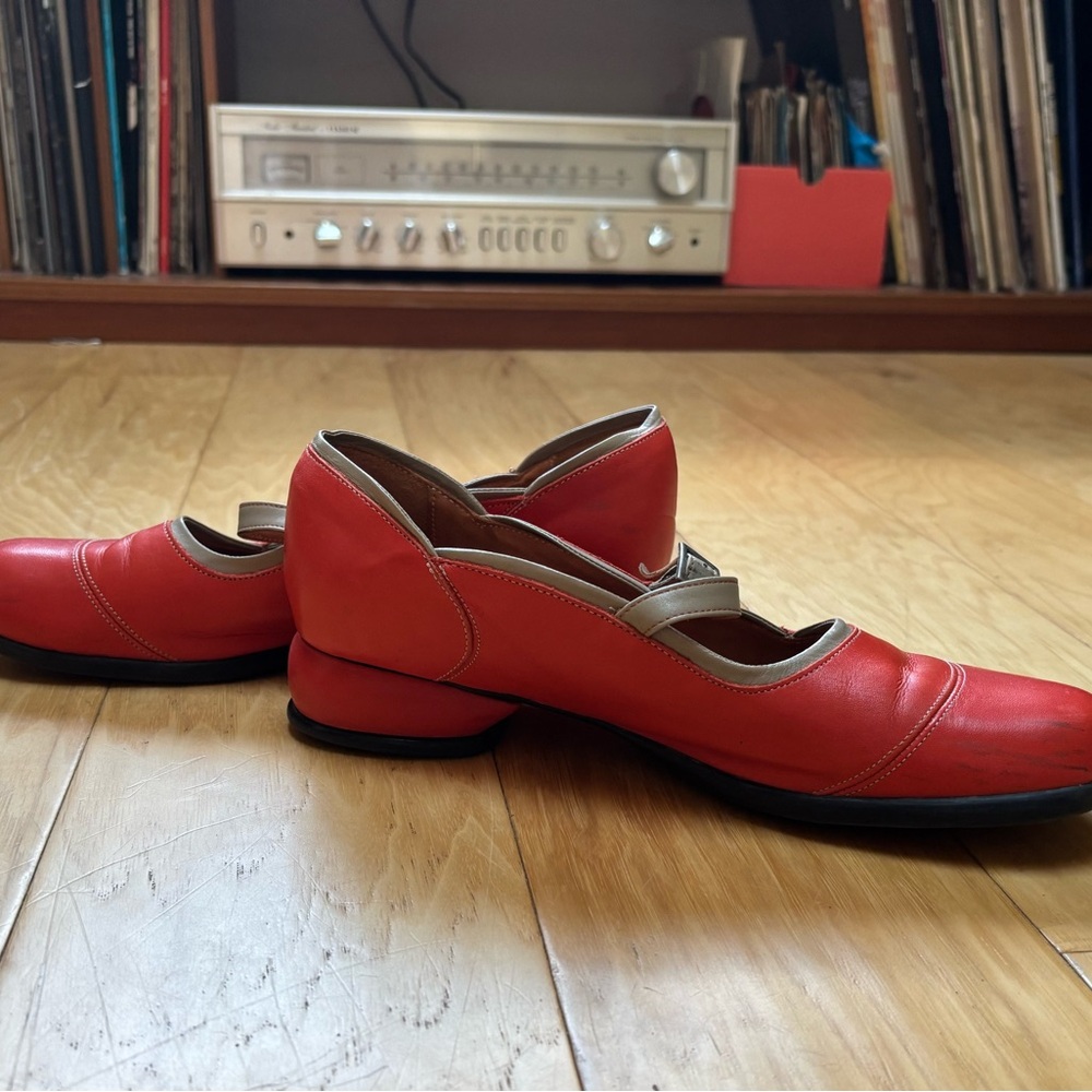 John Fluevog Orange Mary Jane Flats with Cream Strap and Trim - Picture 7 of 13